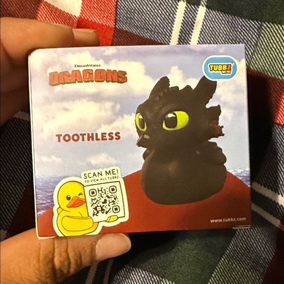 DreamWorks Dragons Toothless Black and Green Figure - Picture 3 of 4